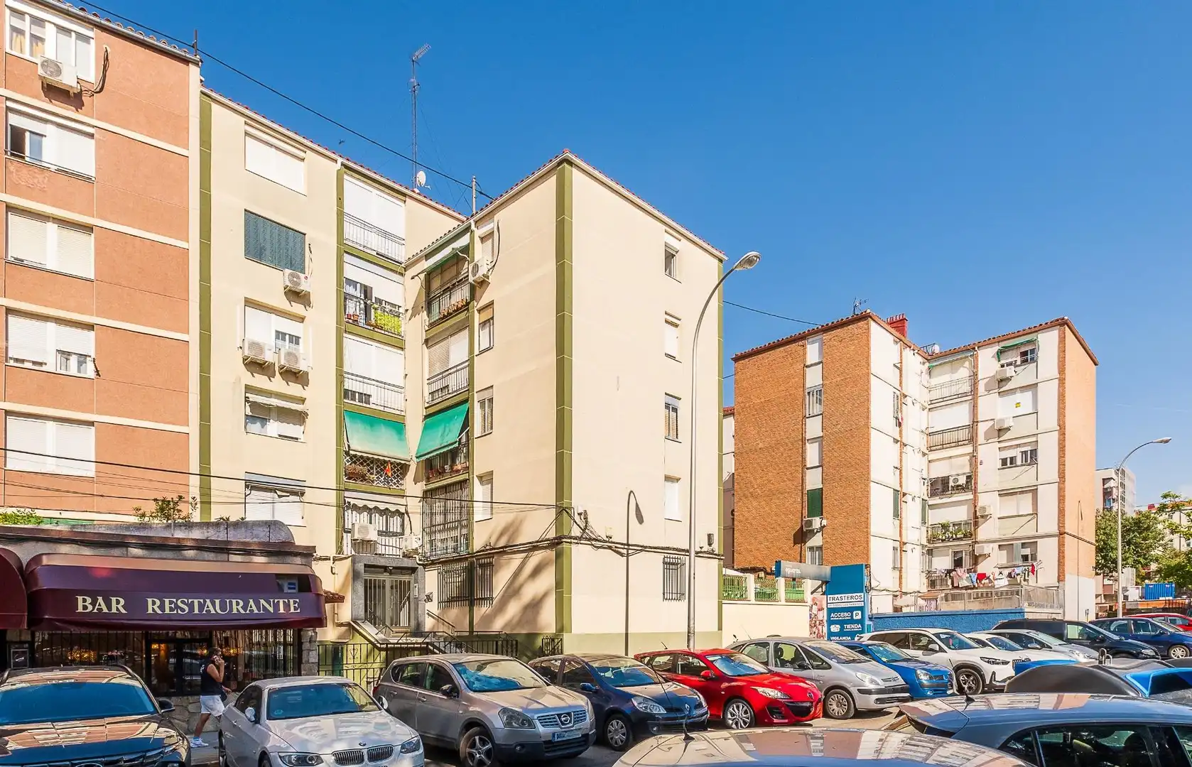 Vista exterior de Piso en venta en Madrid con Calefacción