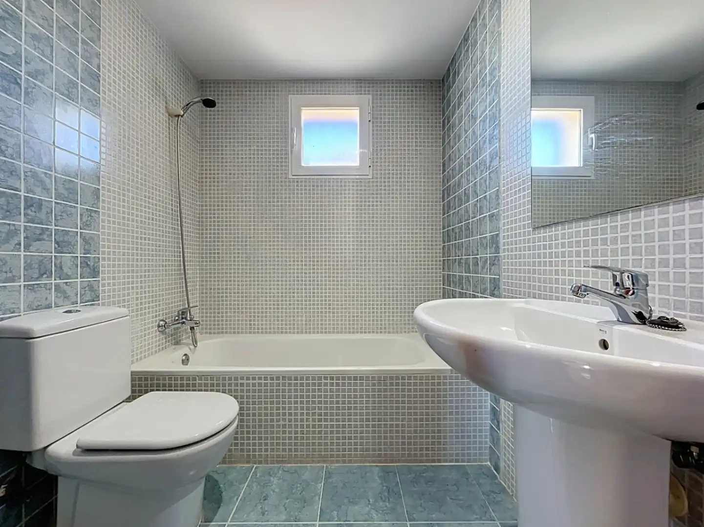 Baño de Casa o chalet en venta en Benidorm con Aire acondicionado, Calefacción y Jardín privado