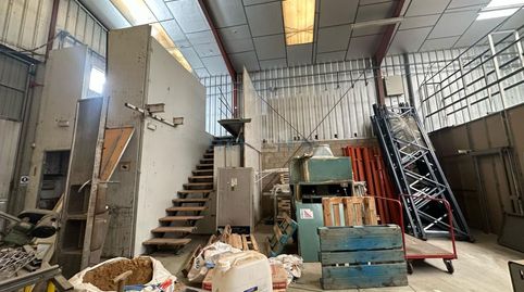 Foto 2 von Fabrikhallen zur Miete in Alcalde Miguel Castaño, La Lastra, León Capital