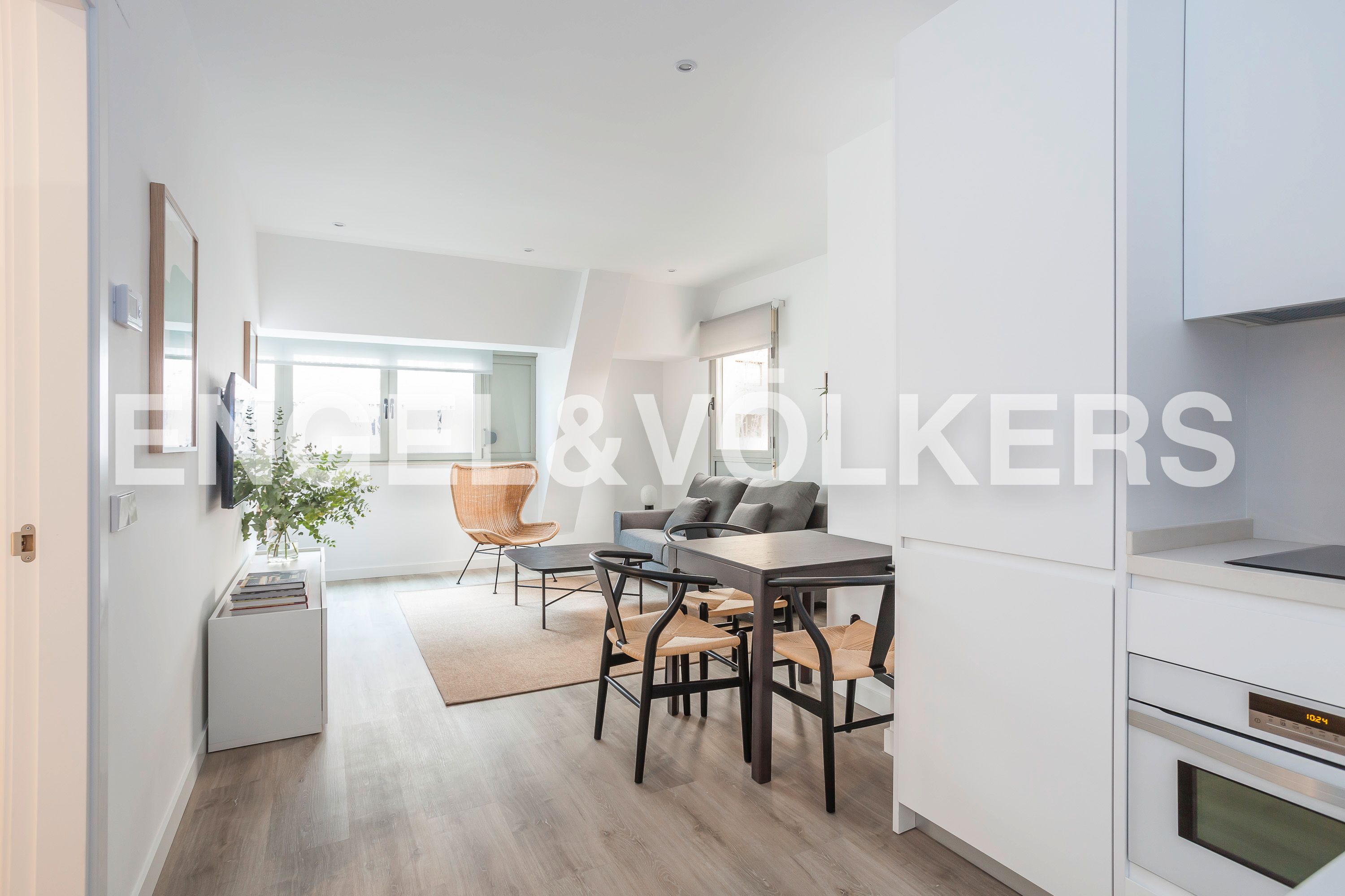 Vista exterior de Apartament de lloguer en  Madrid Capital amb Aire condicionat, Calefacció i Moblat