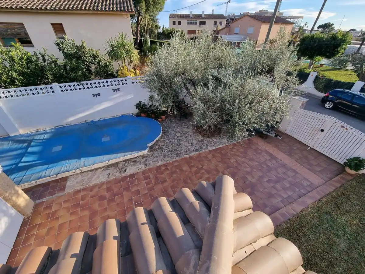 Piscina de Casa o xalet en venda en Castellón de la Plana / Castelló de la Plana amb Aire condicionat, Calefacció i Terrassa