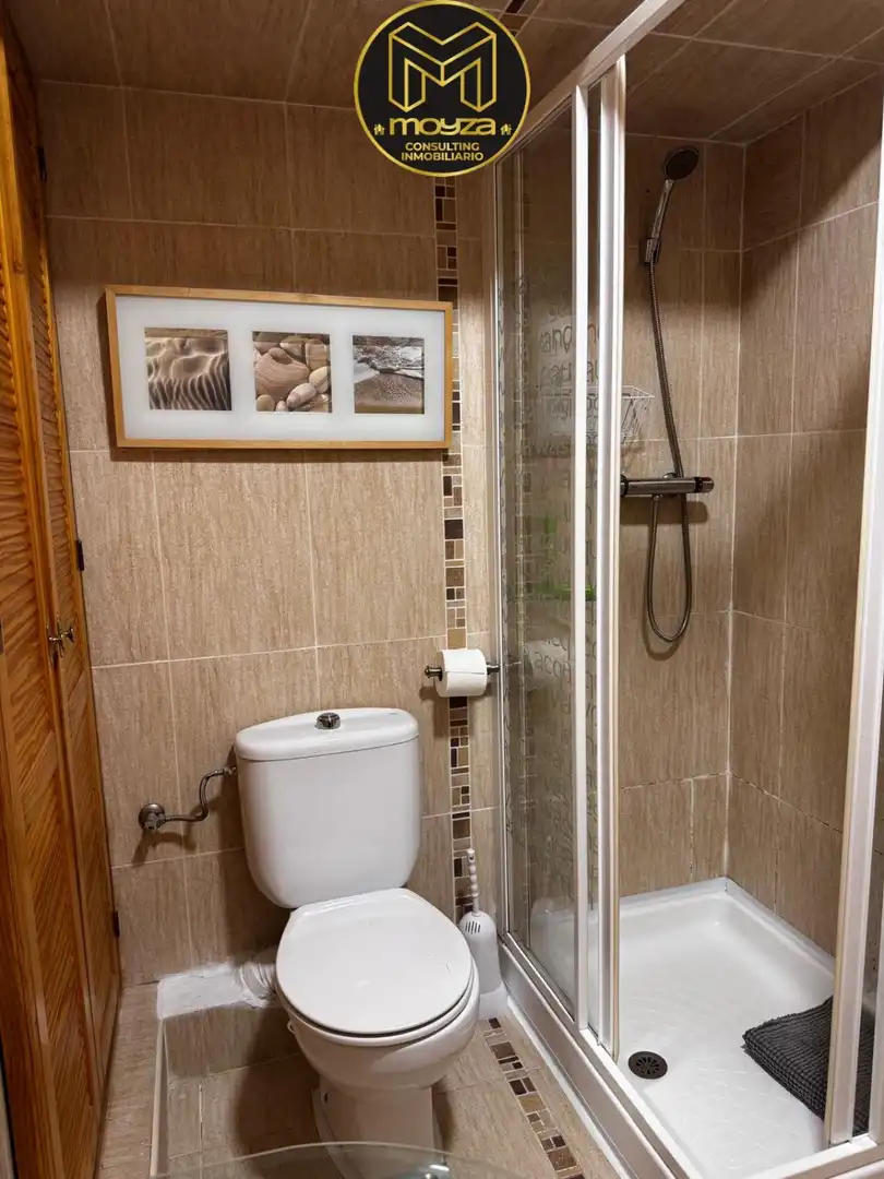 Badezimmer von Wohnung zur Miete in Linares mit Klimaanlage und Heizung