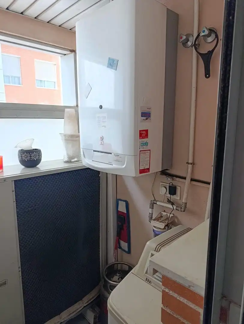 Wohnung zum Verkauf in Burjassot mit Klimaanlage, Abstellraum und Möbliert