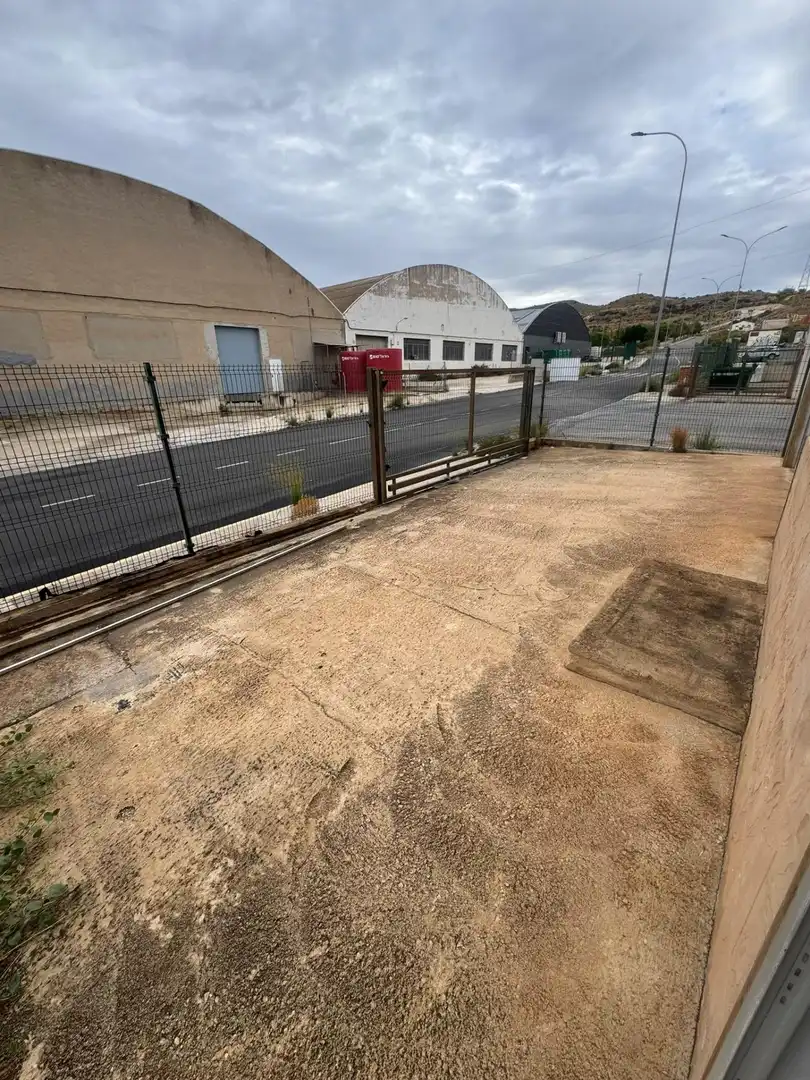 Aparcament de Nau industrial de lloguer en Crevillent, Alicante