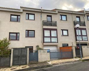 Exterior view of Single-family semi-detached for sale in Ourense Capital   with Private garden
