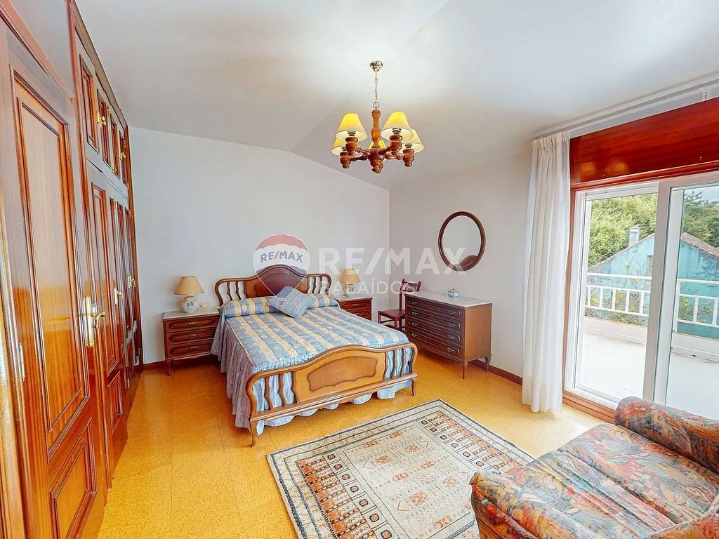 Habitación de Casa adosada en venta en Vigo  con Calefacción, Jardín privado y Parquet