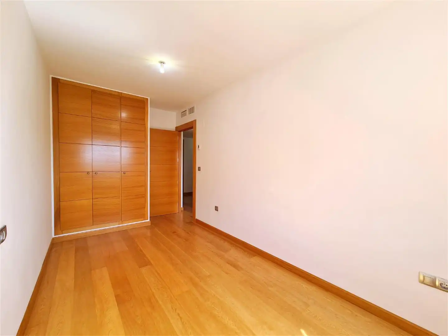 Piso en venta en Avenida Reina Victoria Eugenia, 2, Alameda
