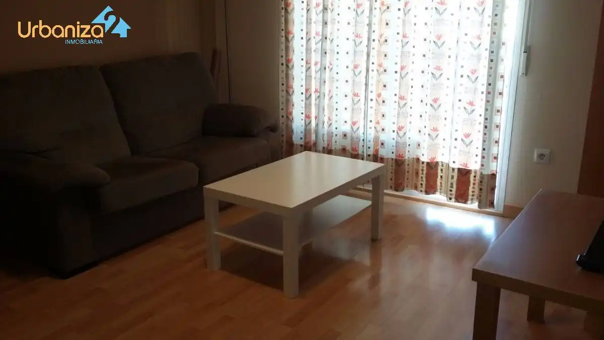 Apartament en venda a Calle Enrique Sánchez de León, Carretera de Sevilla - Los Montitos