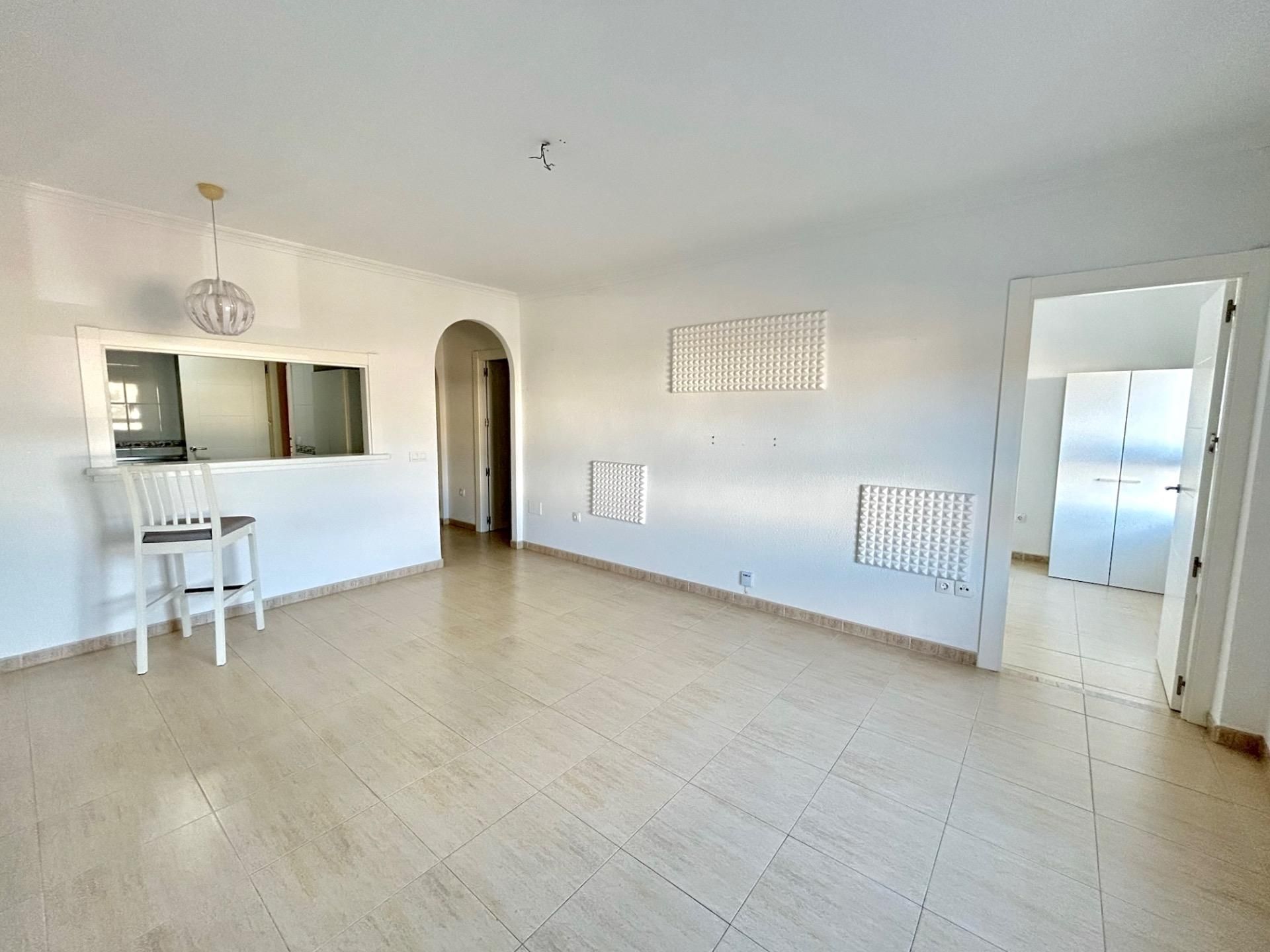 Sala d'estar de Pis en venda en Roquetas de Mar amb Aire condicionat