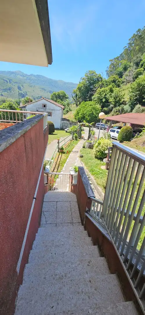 Casa rústica amb terrassa en venda a Voto, imagen 58