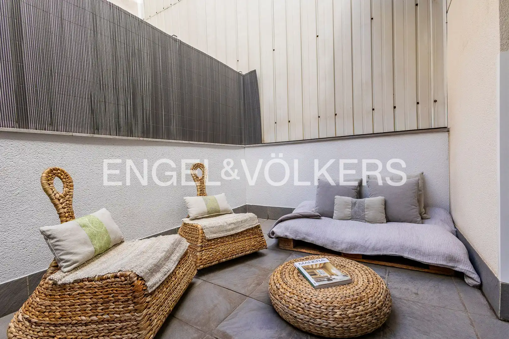 Terrace of Duplexes for sale in Barcelona  with Air Conditioner, Heating and Parquet flooring