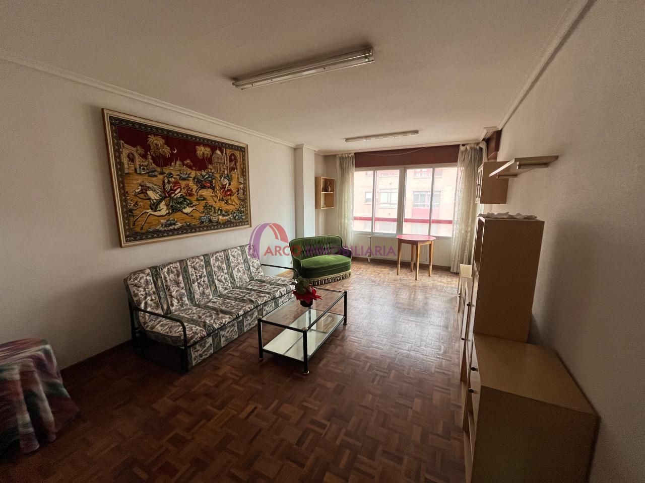 Sala d'estar de Pis en venda en Burgos Capital amb Calefacció, Terrassa i Traster