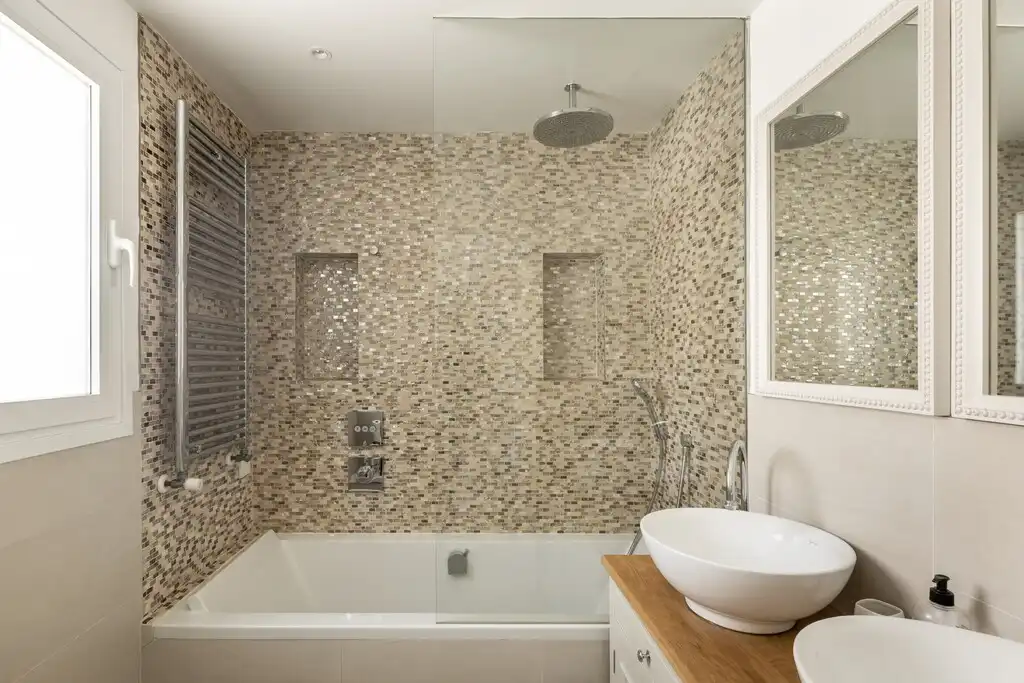 Badezimmer von Wohnungen zum Verkauf in Pollença mit Klimaanlage, Terrasse und Abstellraum