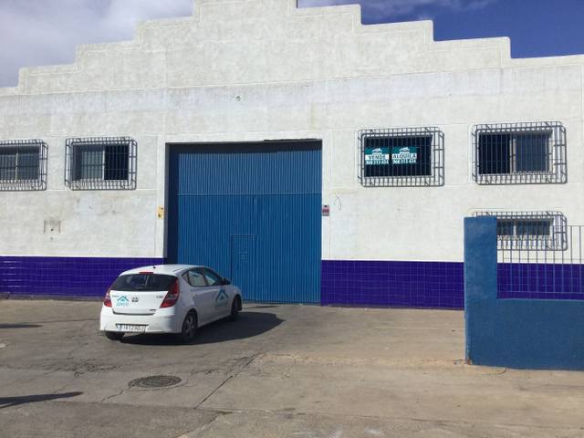 Nave industrial en Alquiler en Torreciega