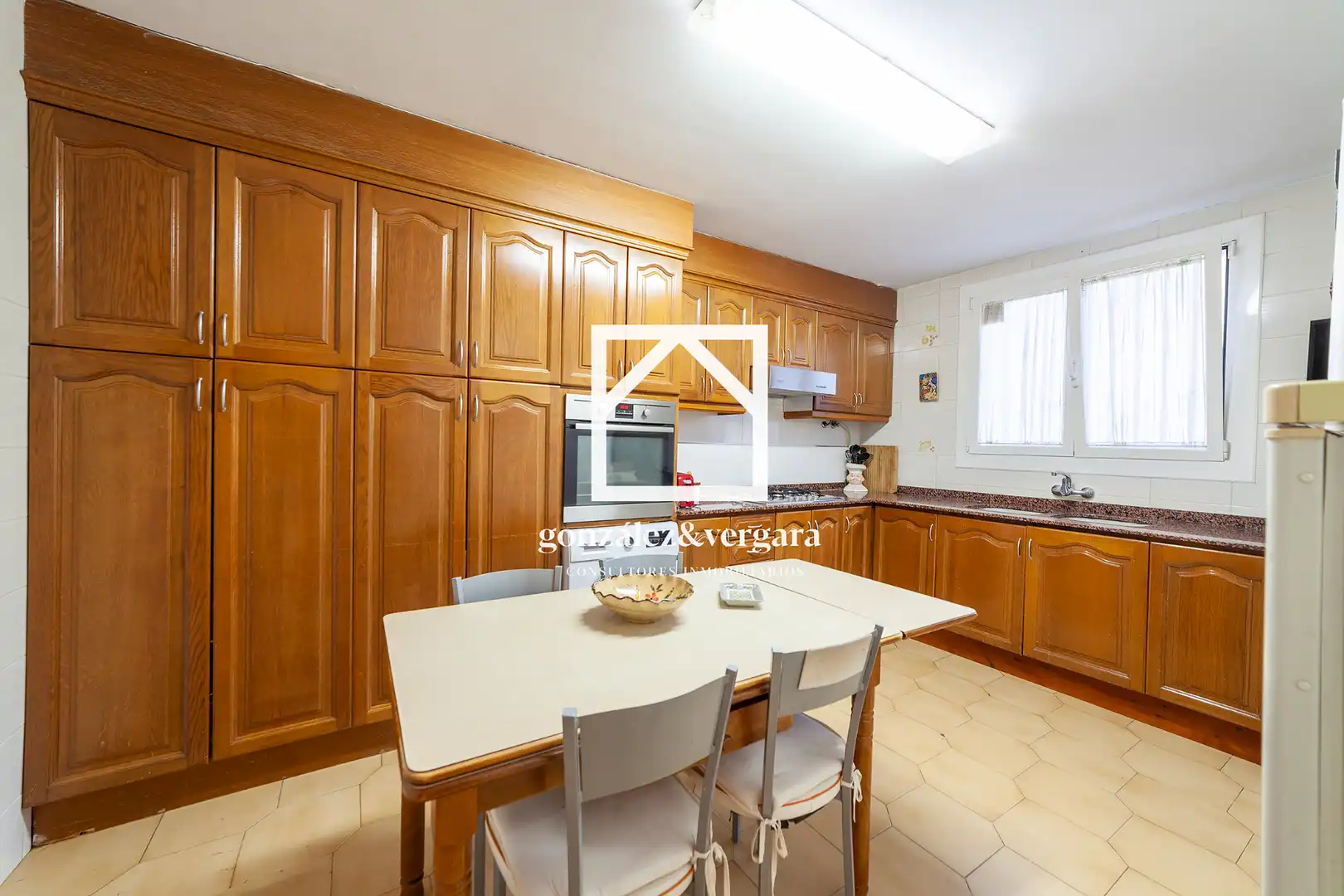 Küche von Wohnung zum Verkauf in Burjassot mit Klimaanlage, Heizung und Terrasse