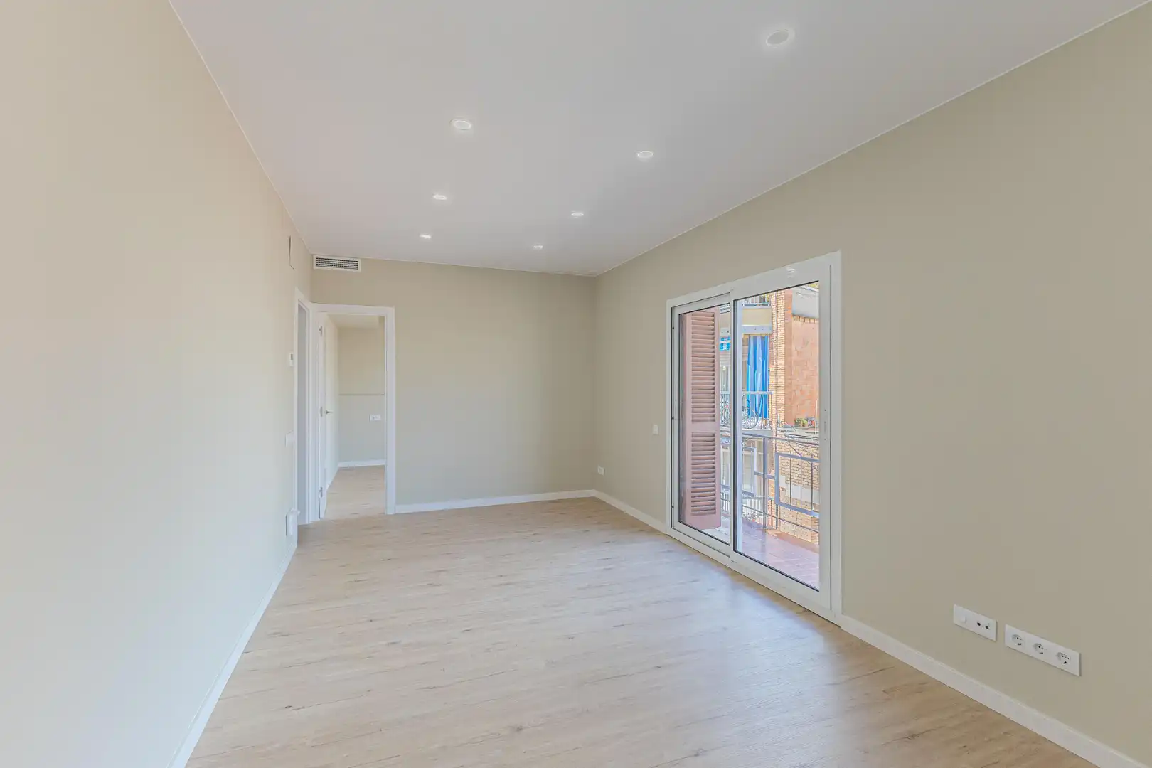 Flat with lift for sale in Sants - Montjuïc, imagen 2