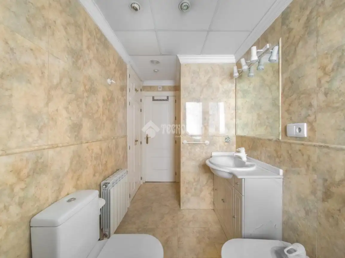 Baño de Piso de alquiler en Madrid con Aire acondicionado