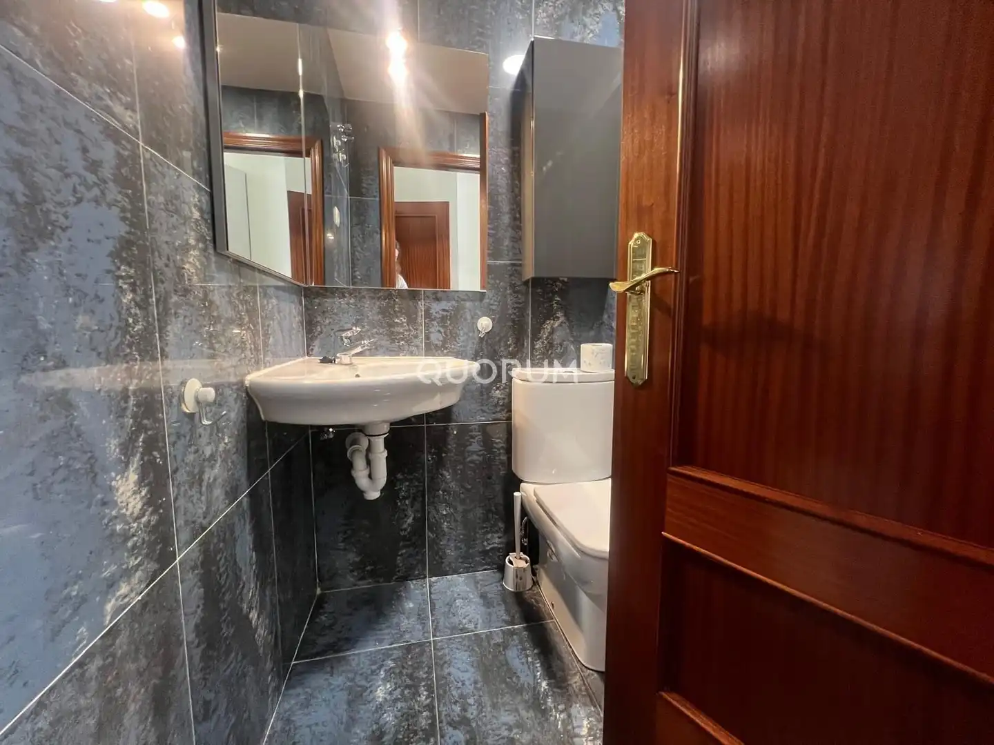 Bathroom of Flat for rent in Bilbao   with Heating and Furnished