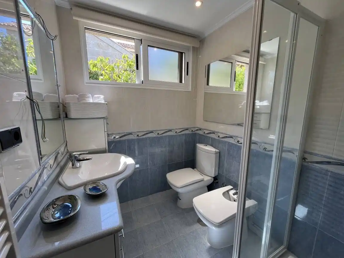 Baño de Finca rústica de alquiler en Baiona con Jardín privado, Terraza y Piscina