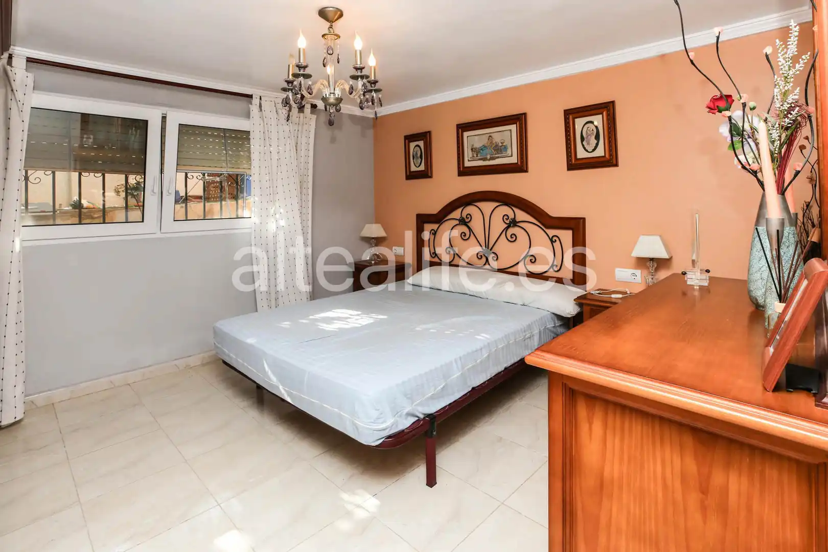 Dormitori de Casa o xalet en venda en La Nucia amb Aire condicionat, Jardí privat i Terrassa