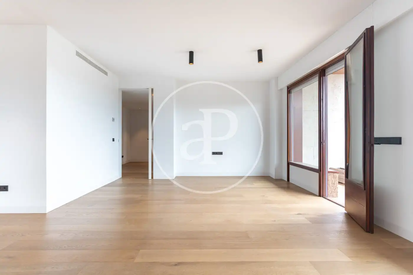 Sala de estar de Piso de alquiler en Barcelona con Aire acondicionado, Calefacción y Jardín privado