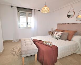 Dormitori de Apartament en venda en Torrevieja amb Terrassa i Balcó