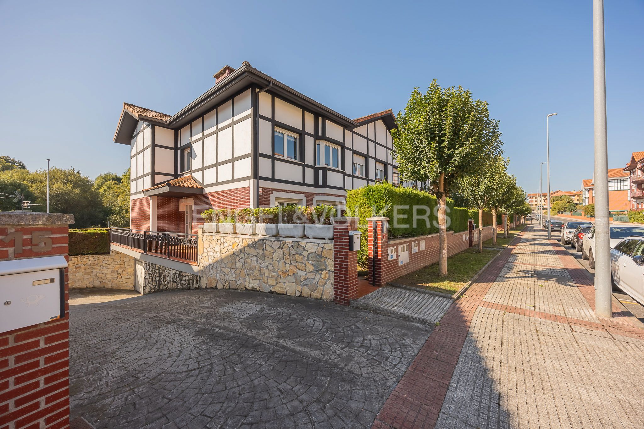 Vista exterior de Casa o chalet de alquiler en Sondika con Calefacción, Jardín privado y Trastero