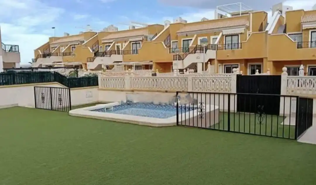 Casa o xalet de lloguer a Los Arenales del Sol