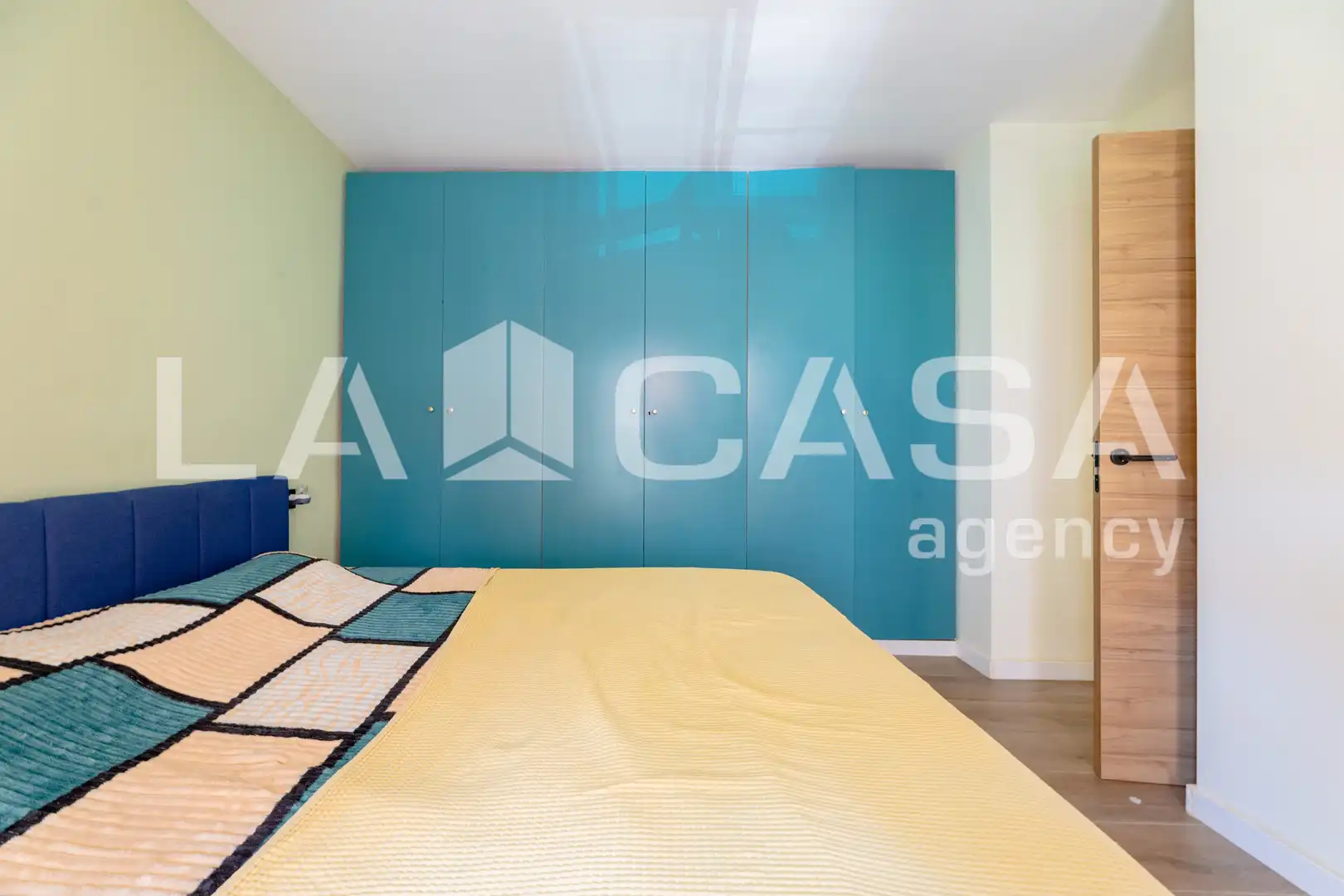 Flat for sale in Valencia  with Heating and Balcony