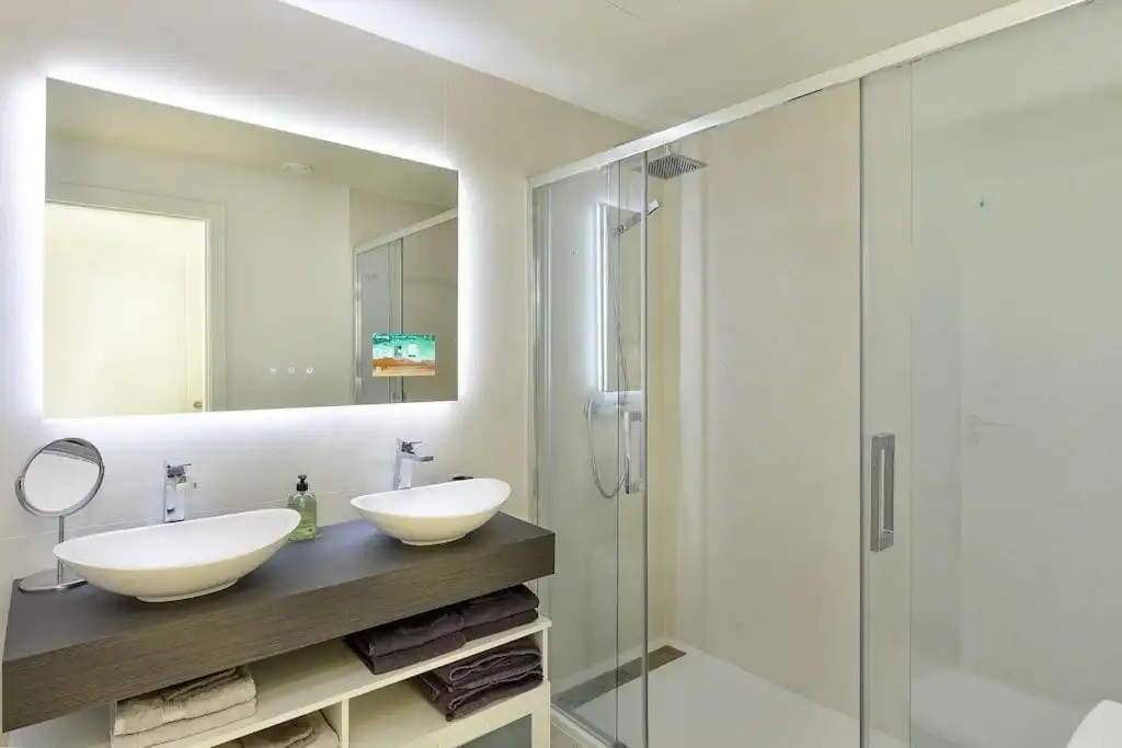 Bathroom of Detached homes for sale in Manilva  with Air Conditioner, Private garden and Terrace