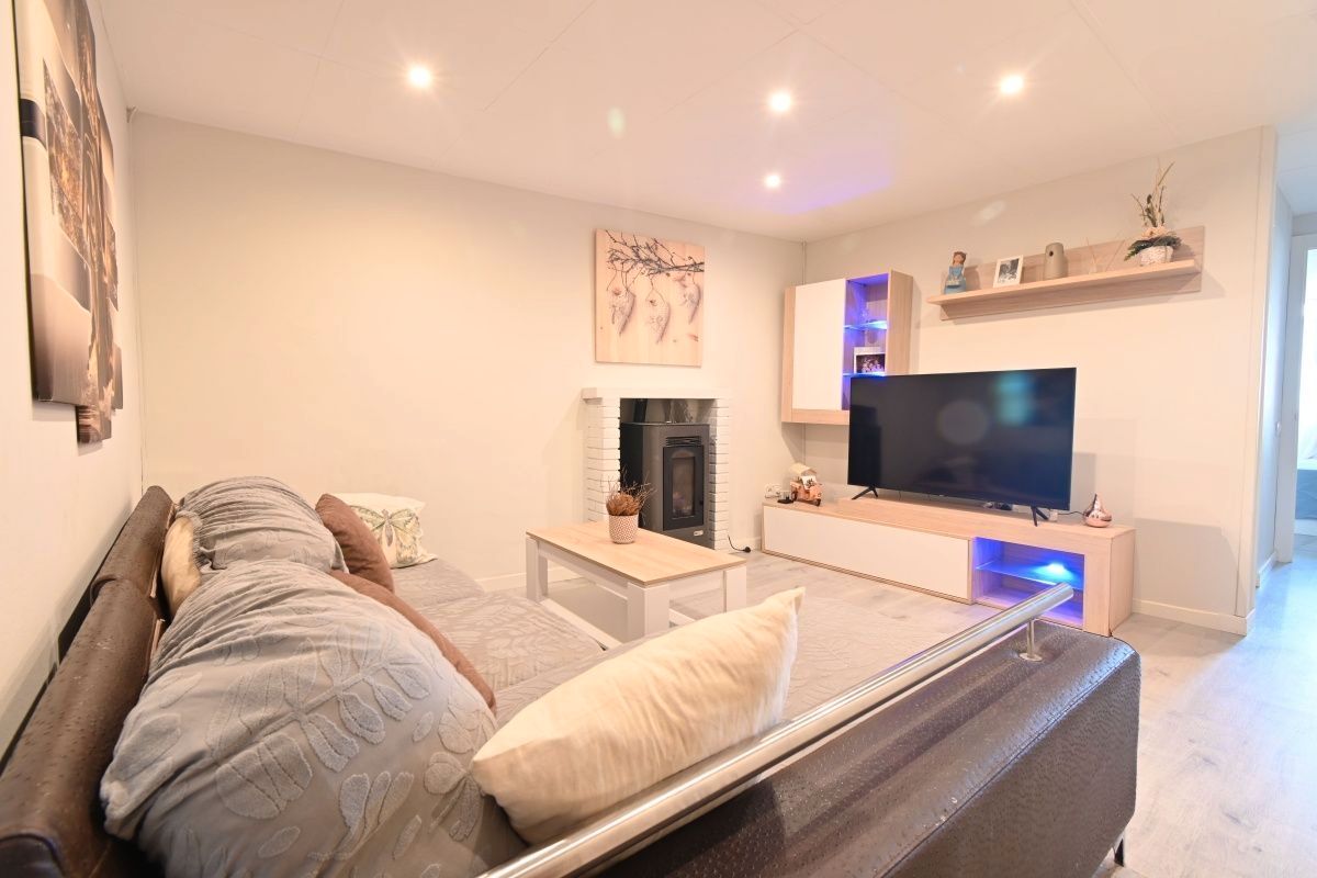 Sala d'estar de Casa adosada en venda en Vilanova i la Geltrú amb Aire condicionat, Calefacció i Parquet