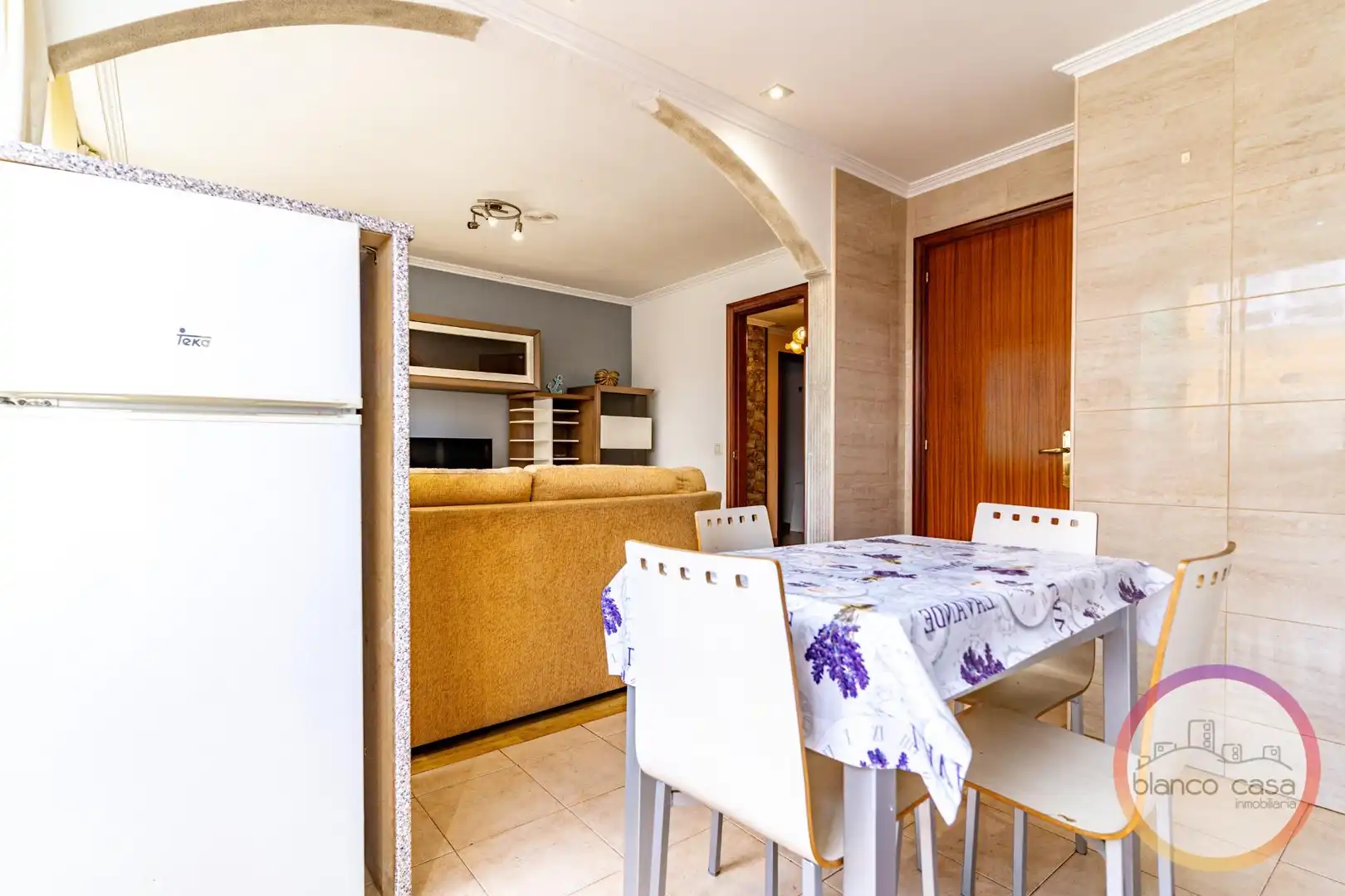 Comedor de Piso en venta en Carballo con Terraza, Trastero y Amueblado