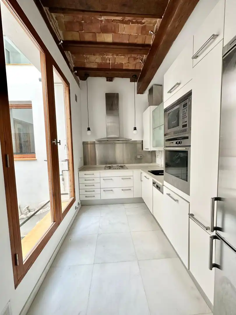 Cuina de Pis de lloguer en Valencia amb Aire condicionat i Balcó