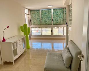 Sala d'estar de Apartament en venda en Alicante / Alacant amb Terrassa, Moblat i Piscina comunitària