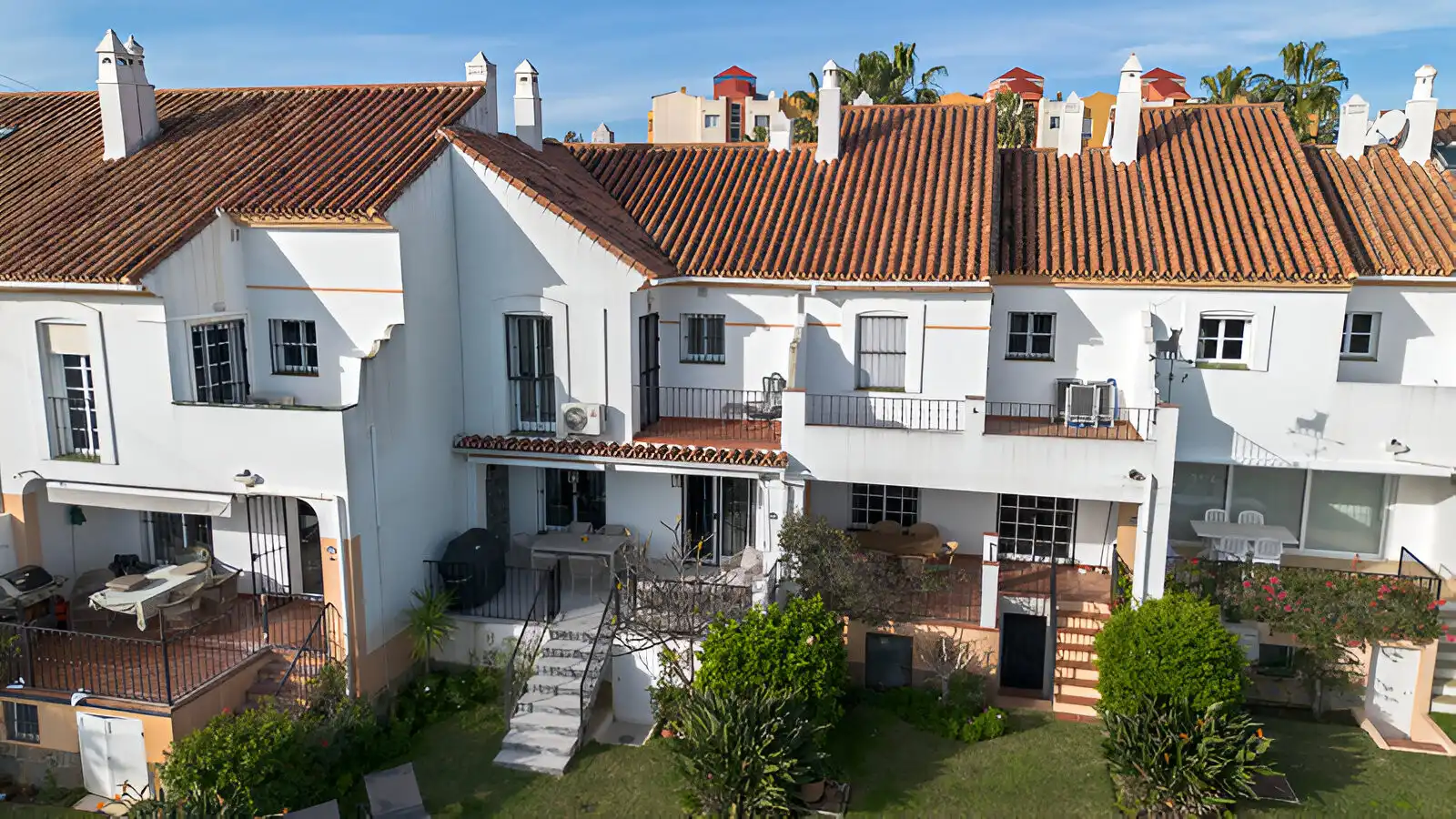 Adossat amb piscina en venda a Estepona Pueblo