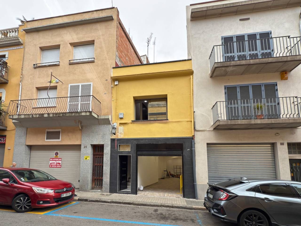 Vista exterior de Casa o xalet en venda en Figueres amb Aire condicionat i Terrassa