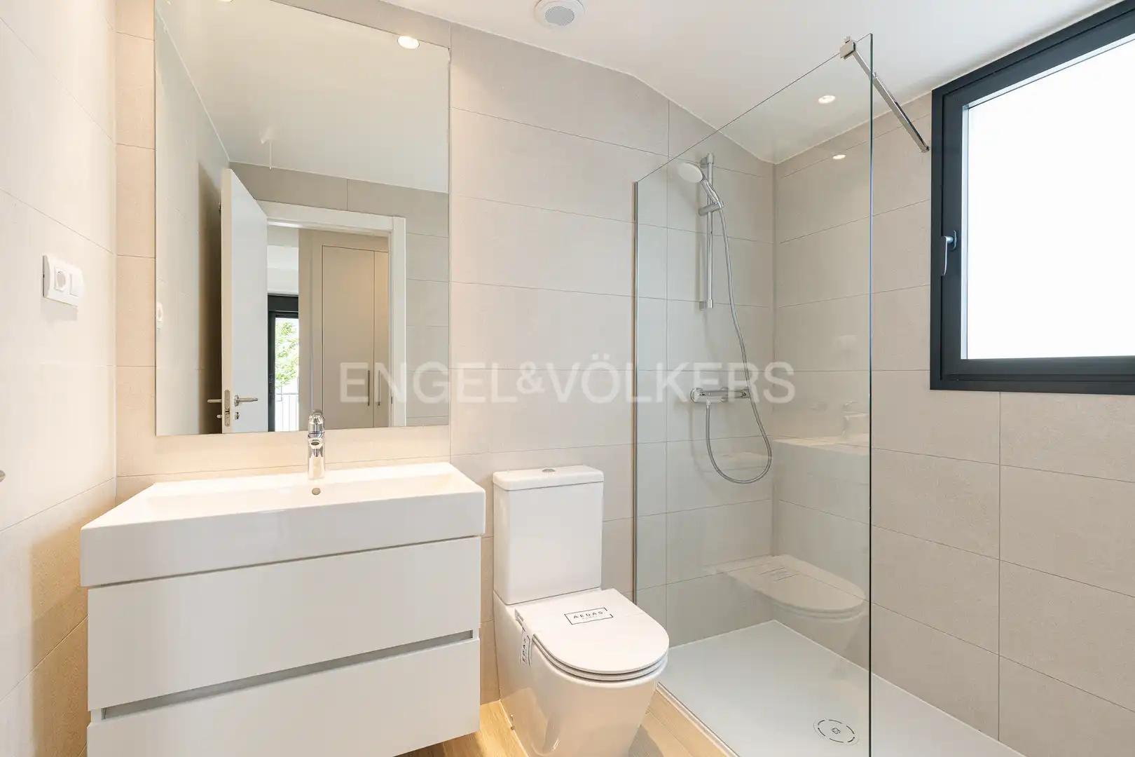 Bathroom of Detached homes for rent in Boadilla del Monte  with Air Conditioner, Heating and Private garden