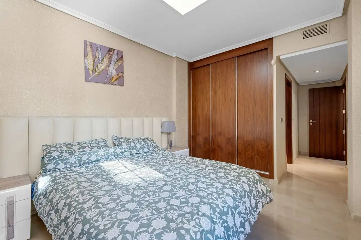 Dormitori de Apartament en venda en Orihuela amb Aire condicionat, Jardí privat i Terrassa