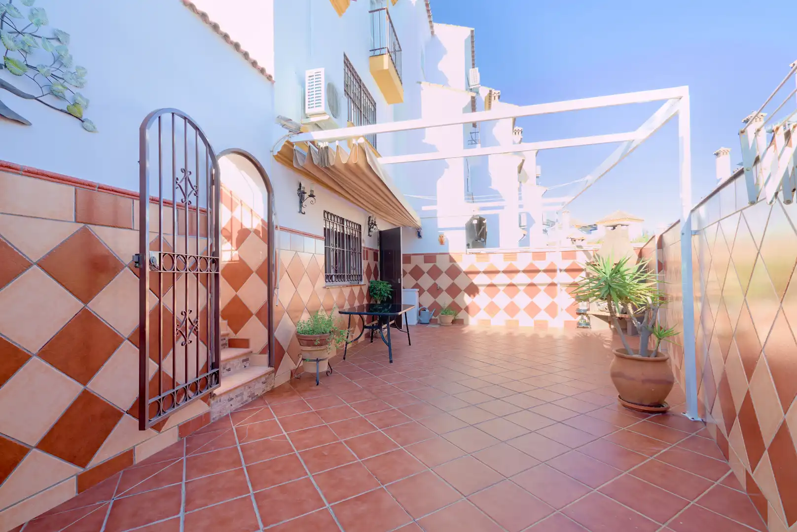 Terrace of Houses for sale in Vélez-Málaga  with Air Conditioner, Swimming Pool and Furnished