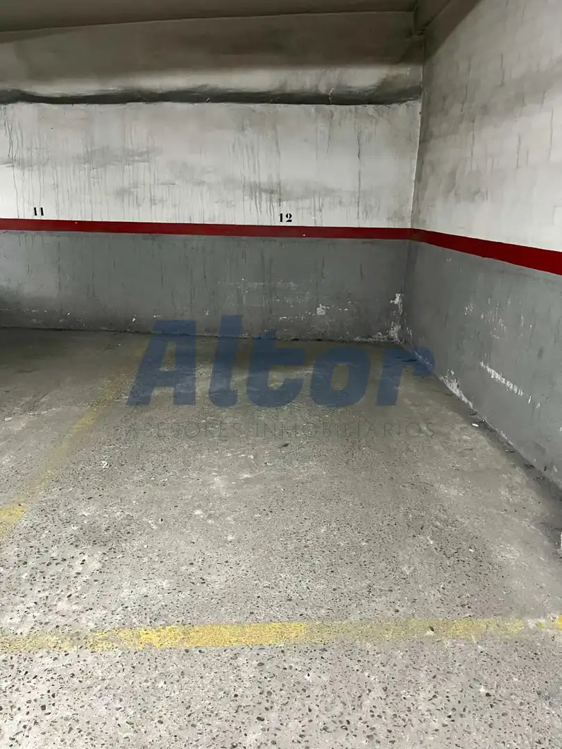 Garage for sale in SATURNINO CALLEJA, Ciudad Jardín