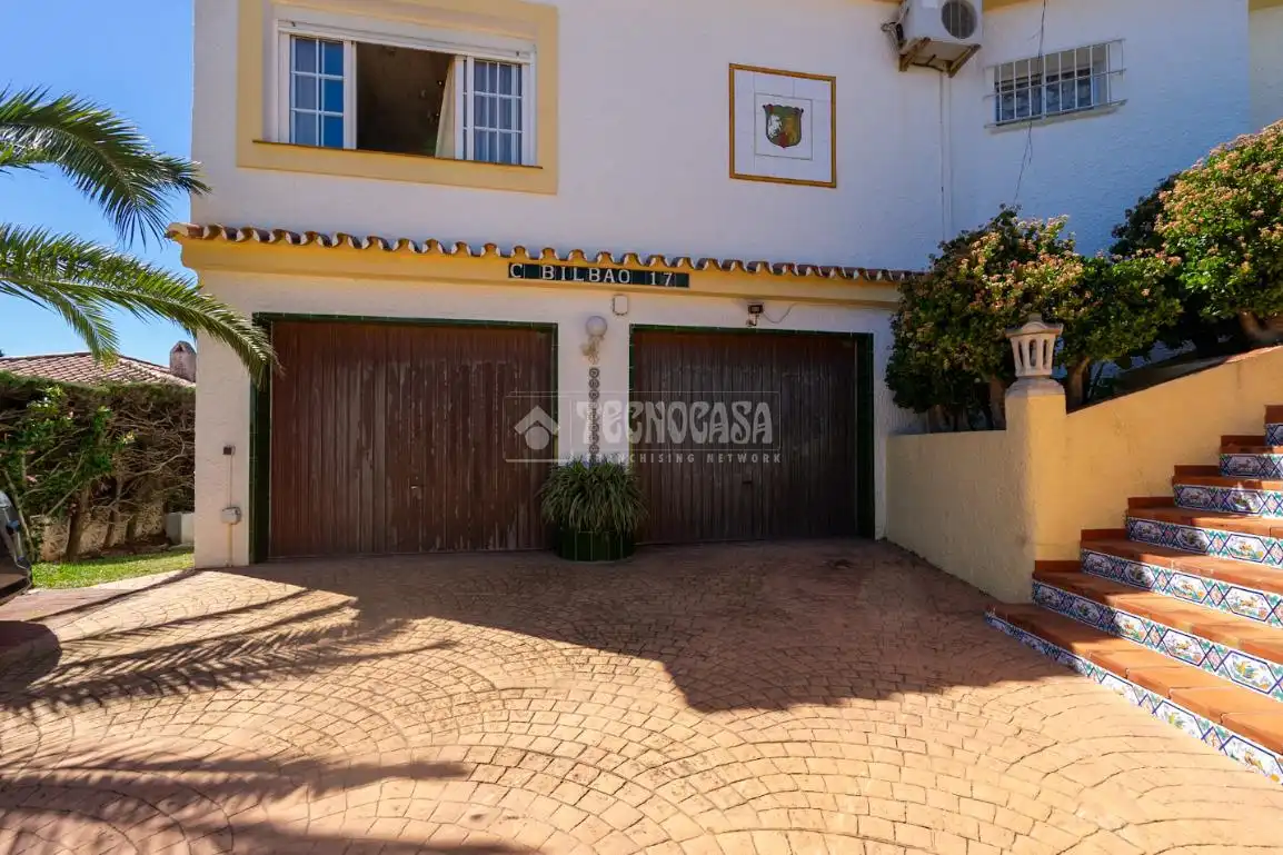 Casa amb piscina en venda a El Faro de Calaburra - Chaparral, imagen 2
