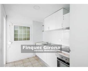 Cuina de Pis en venda en Girona Capital amb Calefacció, Parquet i Traster