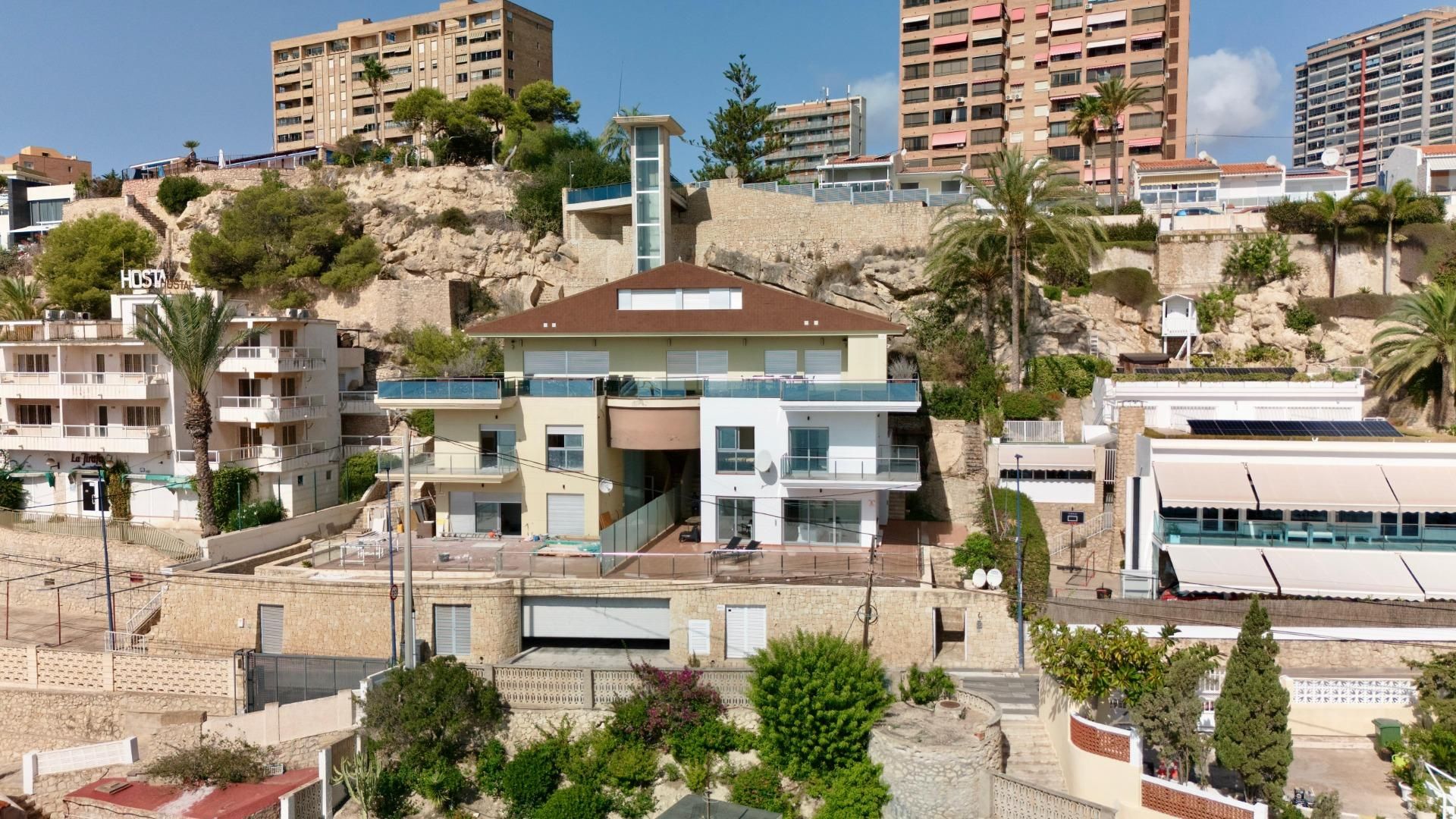 Vista exterior de Casa adosada en venda en Benidorm amb Aire condicionat, Calefacció i Jardí privat