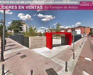 Vista exterior de Casa o xalet en venda en Torrejón de Ardoz amb Aire condicionat i Terrassa