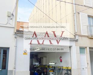 Vista exterior de Local en venda en Cerdanyola del Vallès