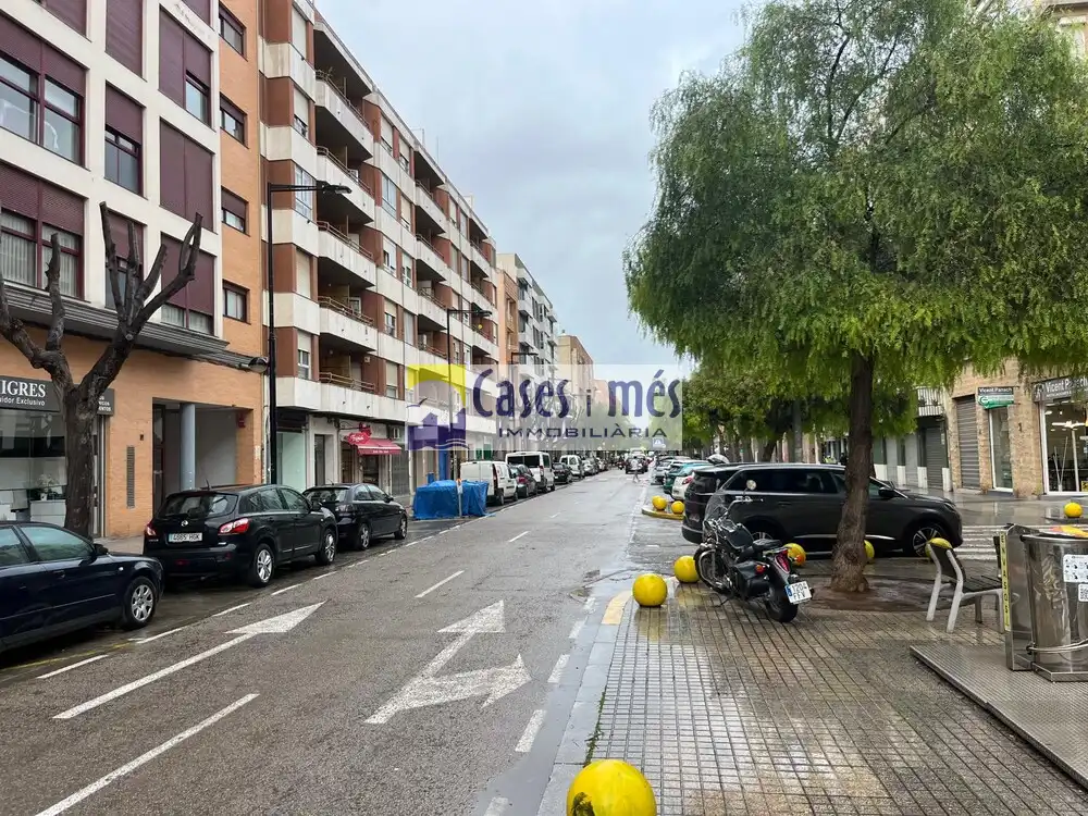 Business premises to rent in Ausias March