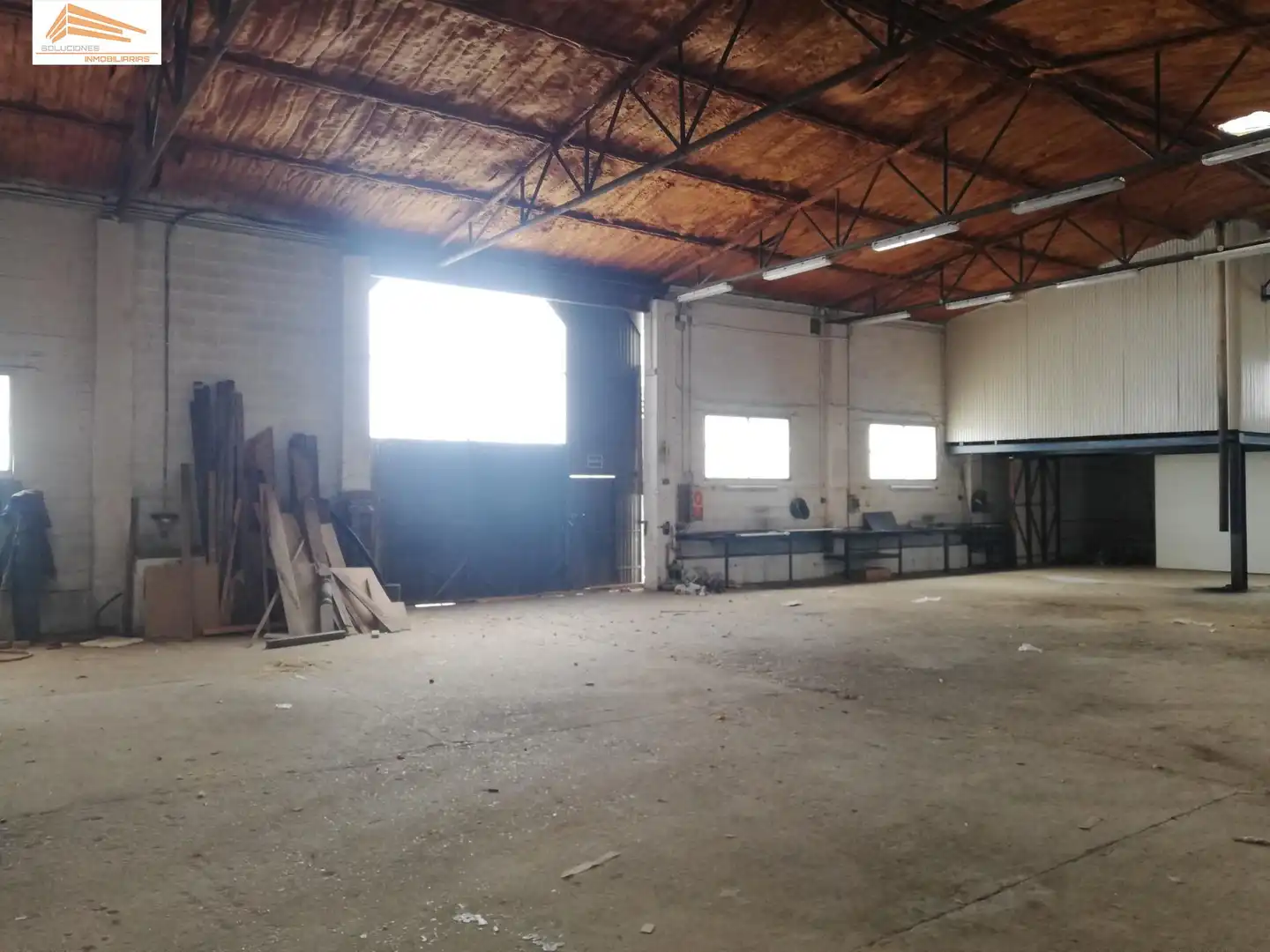Nave industrial en venta en Pesquera de Duero