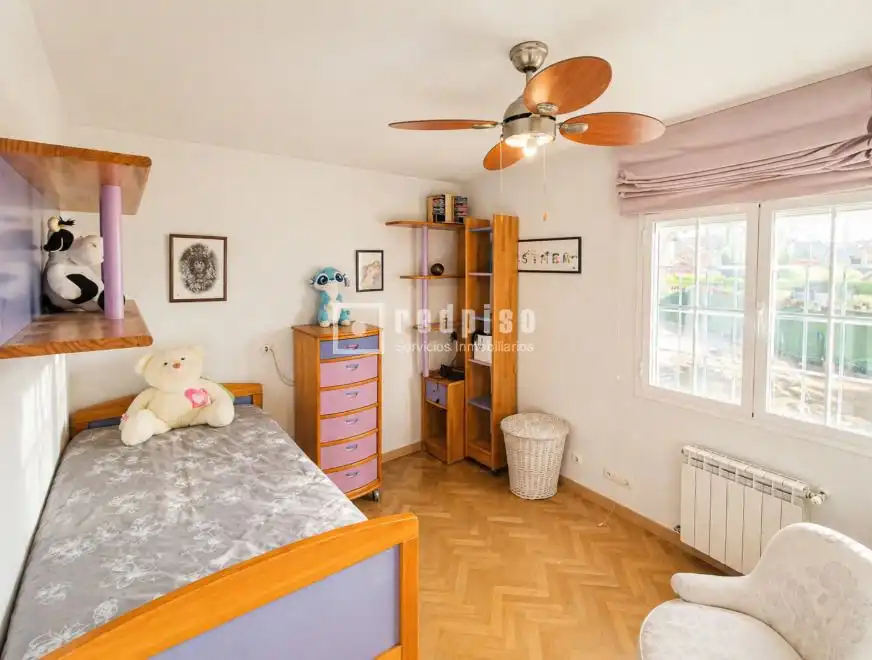 Habitación de Casa o chalet en venta en Rivas-Vaciamadrid con Calefacción, Jardín privado y Trastero