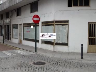 Locale commerciale in affitto a Travesia Augusto Gonzalez Besada