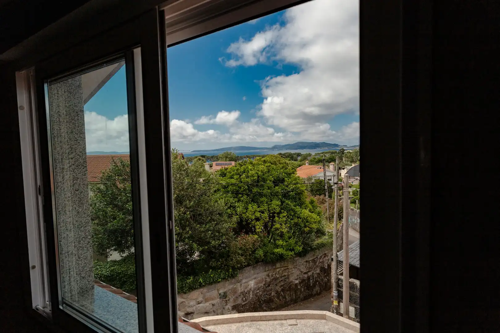 Vista exterior de Casa o chalet en venta en Vigo  con Calefacción, Jardín privado y Parquet